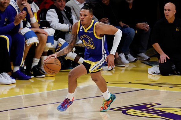 中股网 勇士后场新秀：能和老将们一起打球是莫大的荣耀，我对此无比感激